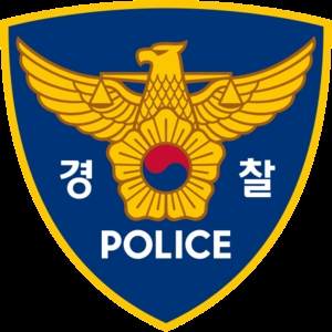 창원서 시내버스 빗길 미끄러져 전신주 충격 승객 4명 경상