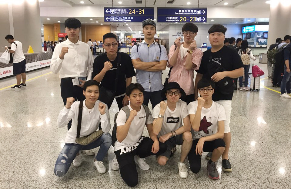 '탄 아시아 인비테이셔널' 국가대표 출국 기념사진.(사진=스마일게이트 메가포트)