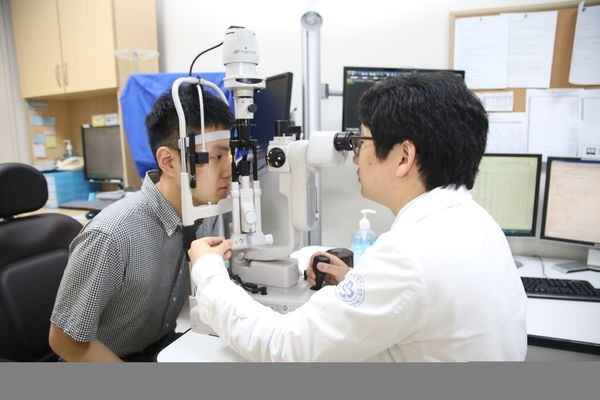 유행성 각결막염 검사(사진=인제대학교 상계백병원 제공)