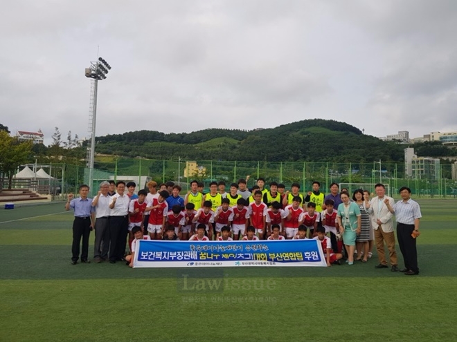 부산시아동복지협회 부산 시설아동 연합축구팀에 유니품과 축구화 등 축구용품을 4년째 지속적으로 후원하고 있다.