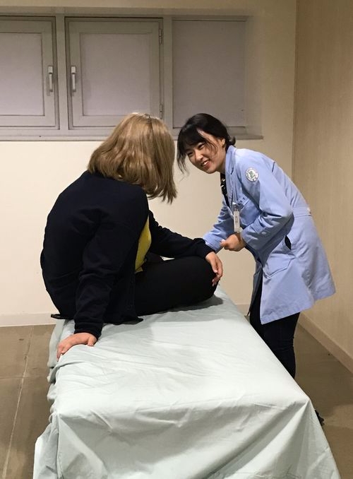 ‘명불허전’ 출연진 및 제작진들을 위한 한의의료봉사(사진=대한한의사협회)