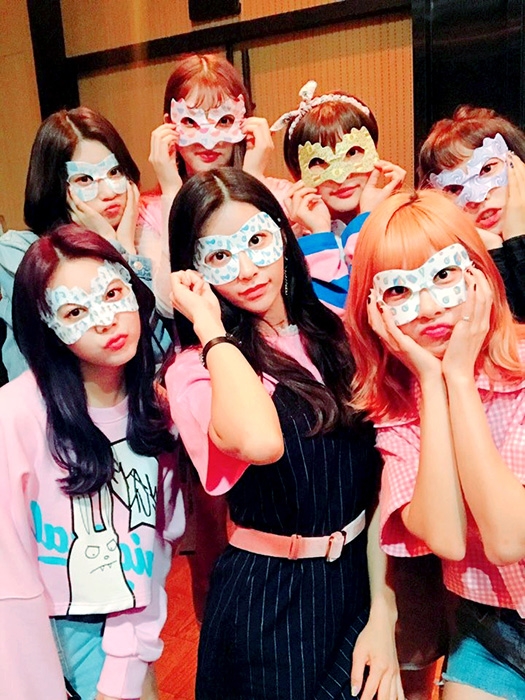 다이아 정채연, 장난기 가득한 대기 시간 사진 공개