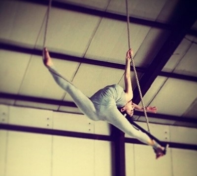 '감탄' 정하나, 공중 부양 속 남다른 유연성...군살없는 몸매까지