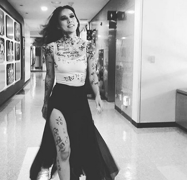 이효리, '민소매+롱치마...난해한 패션에도 역시 명불허전'