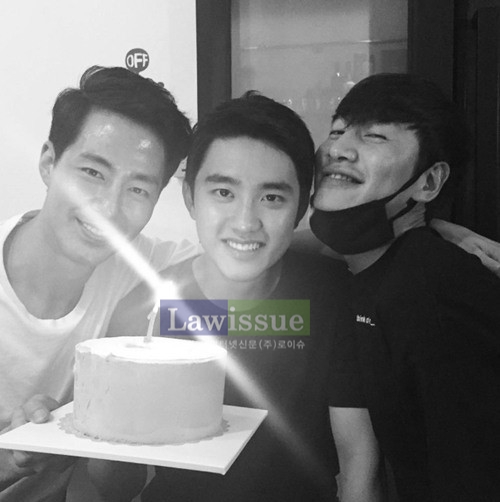 '이 정도 일 줄' 청룡영화제 조인성, 끈끈한 우정...역시 인성甲