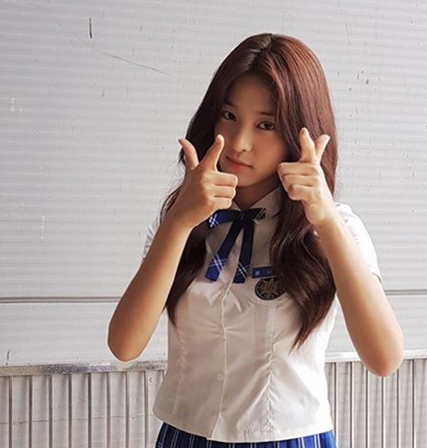 설인아, 단아한 교복핏...사랑의 총알도 시크하게