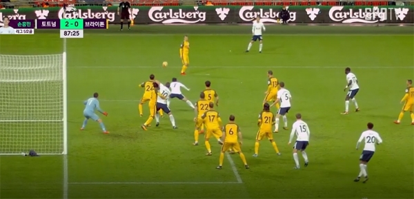토트넘 브라이튼, 그대로 앉아...머리로 골망 가른 손흥민 골
