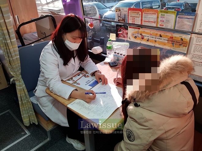 보호관찰 청소년이 금연프로그램에 참여하고 있다.(사진=서울준법지원센터)