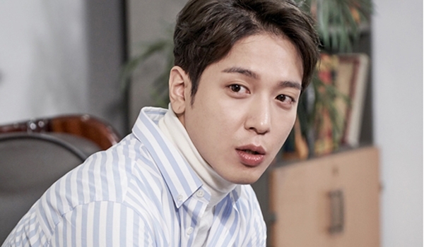 정용화, 둘러싸고 뒷말 무성....'경희대 아이돌' 대중들 입방에 오른 '해명요구 빗발'
