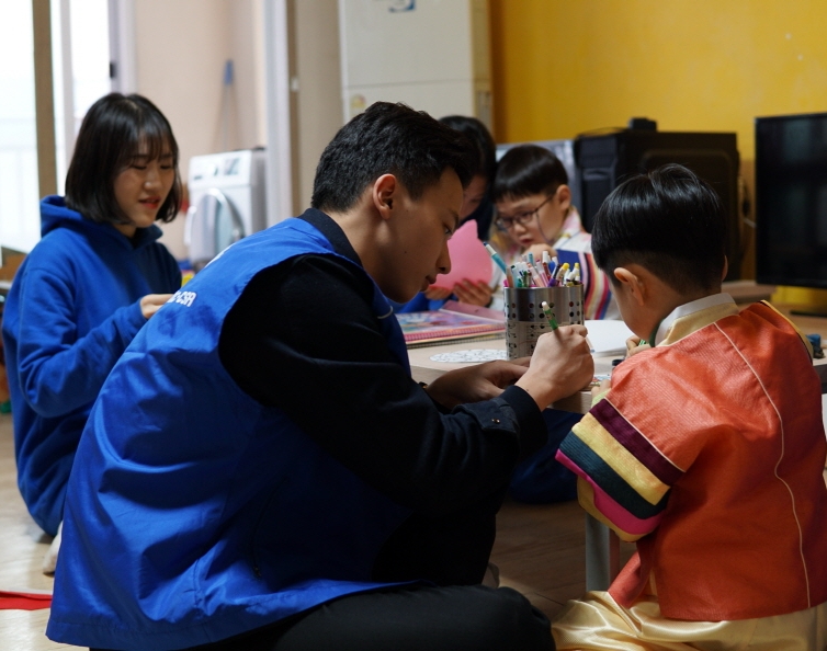 (사진=bhc 해바라기 봉사단 3조)