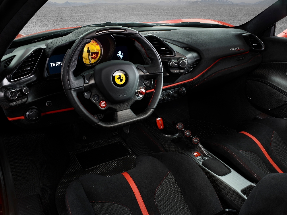 488 피스타 실내.(사진=페라리)