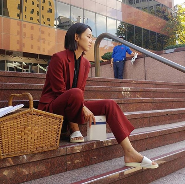 신혜선, '부러질듯 앙상한 라인....조각 같은 턱선'