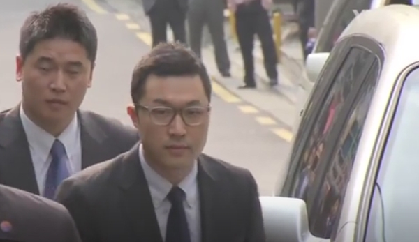 이시형, '승승장구 하더니....갑작스런 직책 수직하락 두고 갖가지 잡음'