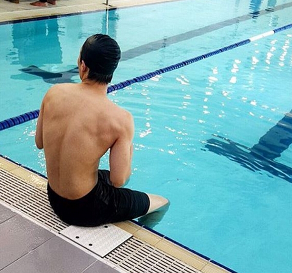 장기용, '화가 난 듯한 등근육....뒤태가 남다르네'