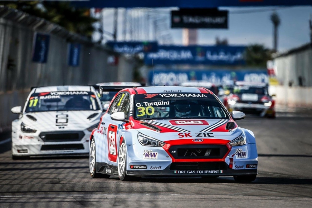‘i30 N TCR’이 모로코에 소재한 마라케시 스트리트 서킷(Marrakech Street Circuit)에서 열린 2018 WTCR 대회 개막전에서 경주하는 모습.(사진=현대자동차)