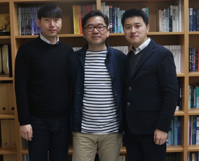 한국해양대 해사대학 연구팀(왼쪽부터 강준 교수, 최재혁 교수, 이원주 교수). (사진제공=한국해양대)