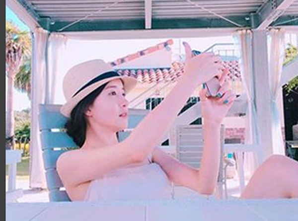 정인선, '여리여리 날아갈 듯....챙모자 쓴 옆라인'