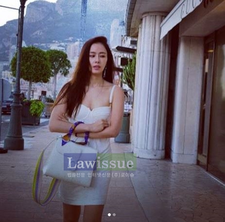 홍수현, 나이에도 쏠리는 눈눈눈....순백의 드레스 여신美 뽐내