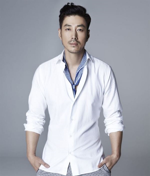 윤태영, 도로 위서 몹쓸짓 드러나..."하마터면 누군가의 목숨을 빼았을 수도" 질타 이어져