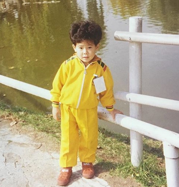 로꼬, 풍성함 돋는 머리숱....노랑 체육복의 추억