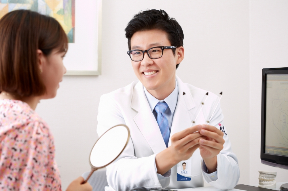 (사진=성형외과 전문의 권재현 원장)