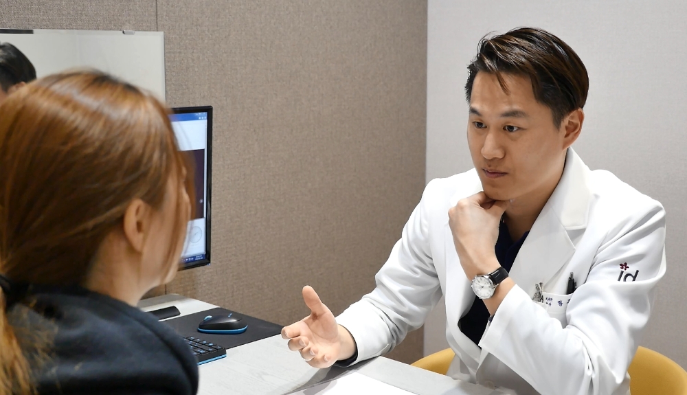 (사진=피부과 전문의 황종익 원장)