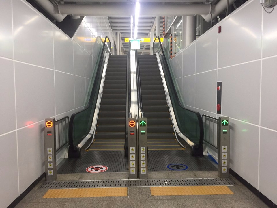 경의선 서울역과 구 서울역사 연결통로에 신설된 에스컬레이터(사진=코레일 제공)