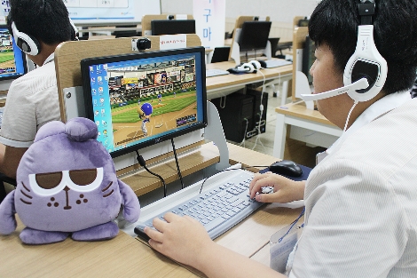 2018장애학생e페스티벌 경남예선에서 참가학생이 마구마구를 플레이하고 있다. (사진=넷마블문화재단)