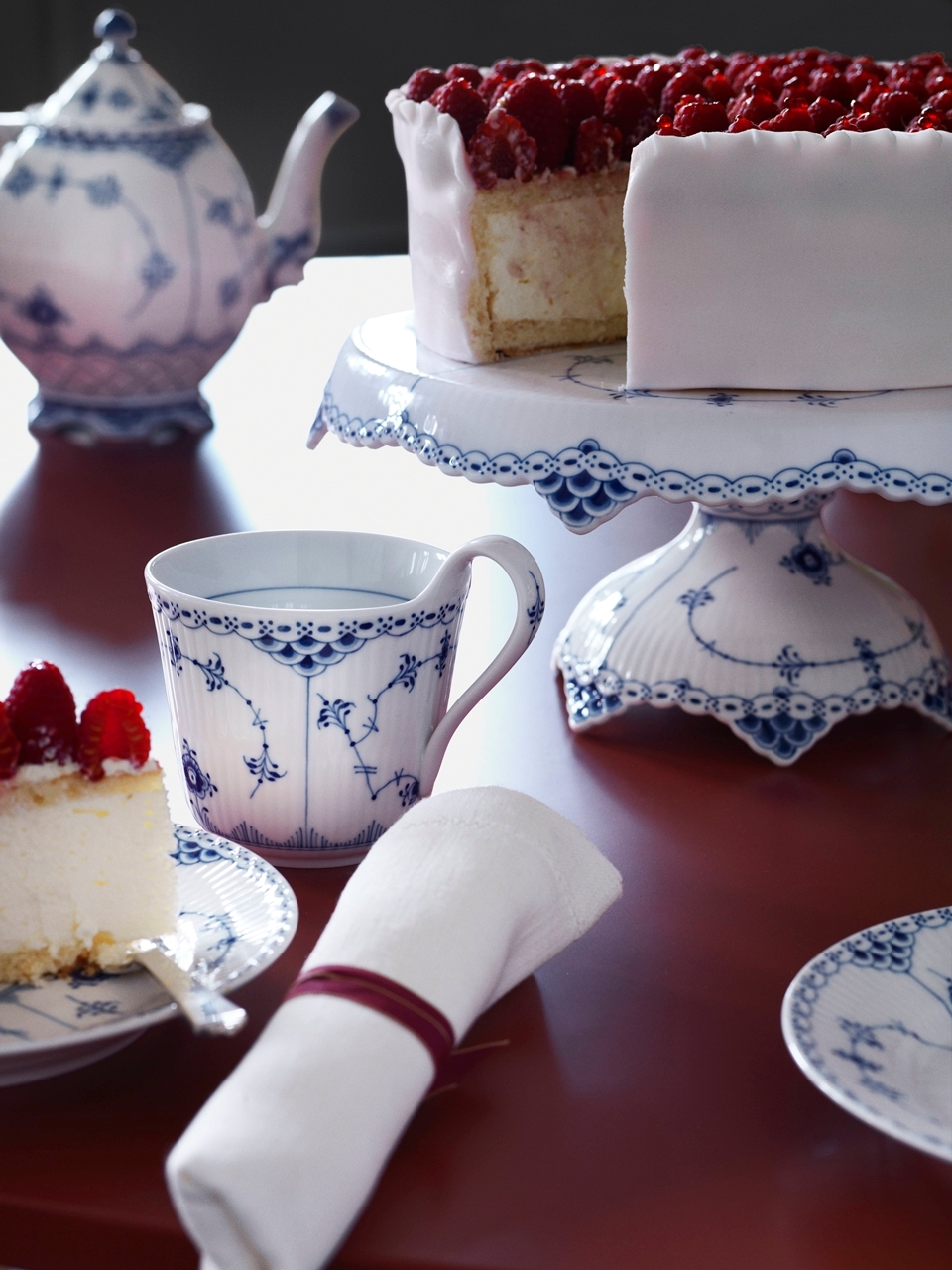 한국로얄코펜하겐, 레이스 디자인 130주년 기념 신제품 3종 출시