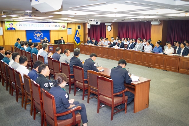 박운대 청장이 취임식 대신 간담회를 갖고 있다.(사진제공=부산지방경찰청)