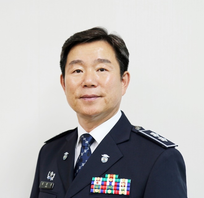 김진구 부산구치소장.(사진제공=부산구치소)