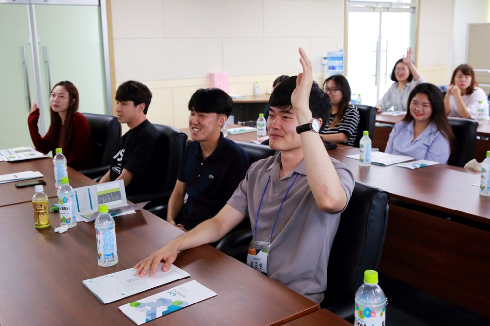 LX는 24일 공공기관-대학교 잡(Job)멘토링 프로그램의 일환으로‘LX와 함께하는 스페셜 멘토링’행사를 개최했다.(사진=LX)