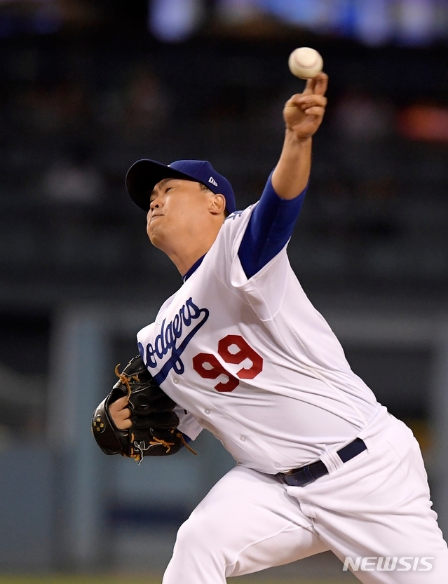 류현진, 특유의 제구력 내세워 7이닝 2실점...홈런이 옥에티로 느껴질 정도