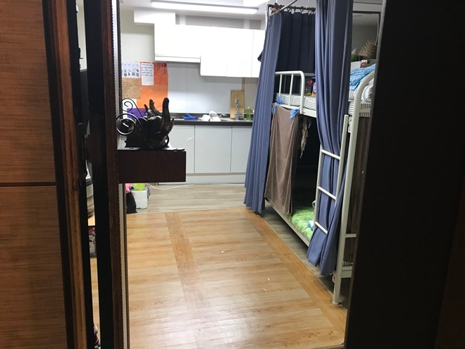 불법체류 외국인 여성들을 밀실생활로 감시.(사진제공=부산지방경찰청)