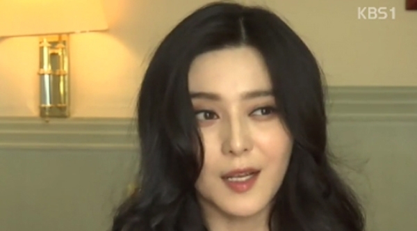 판빙빙 수갑 찬 모습 둘러싸고 맞다 아니다 '잡음'...장웨이제 행적도 여전히 의문