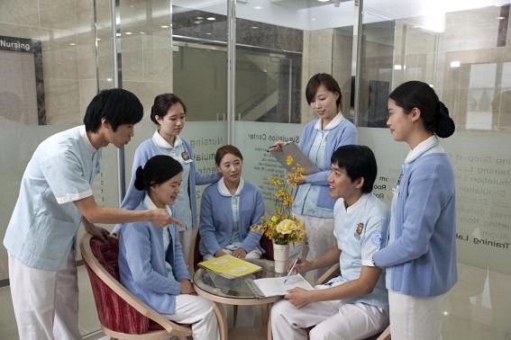 간호학과 학생들이 실습을 준비하고 있다. (사진제공=호산대)