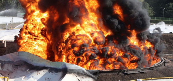 고양시 저유소 화재, 진화에 어려움 겪어