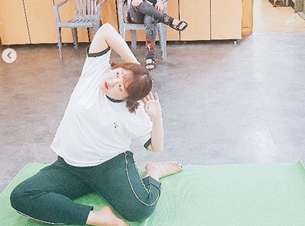 이수지, '요가 삼매경에 빠진 일상...'의외의 유연한 자태'