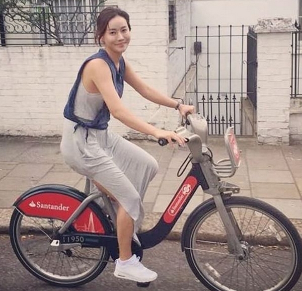 박잎선, '자전거타며 수수한 일상 속 상큼미소...은은한 아름다움'