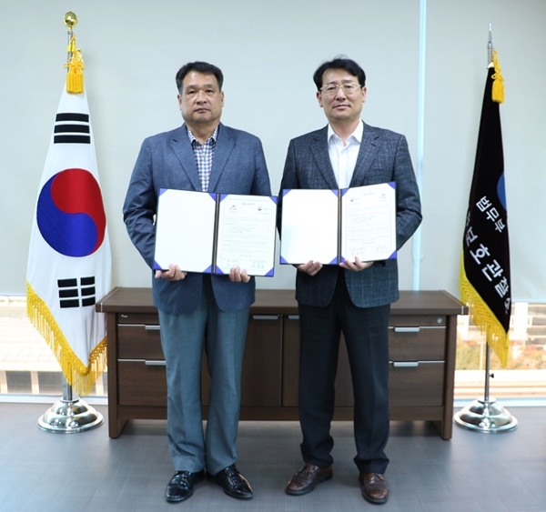 대동승마랜드와 업무협약을 체결하고 기념촬영. (사진제공=부산서부준법지원센터)