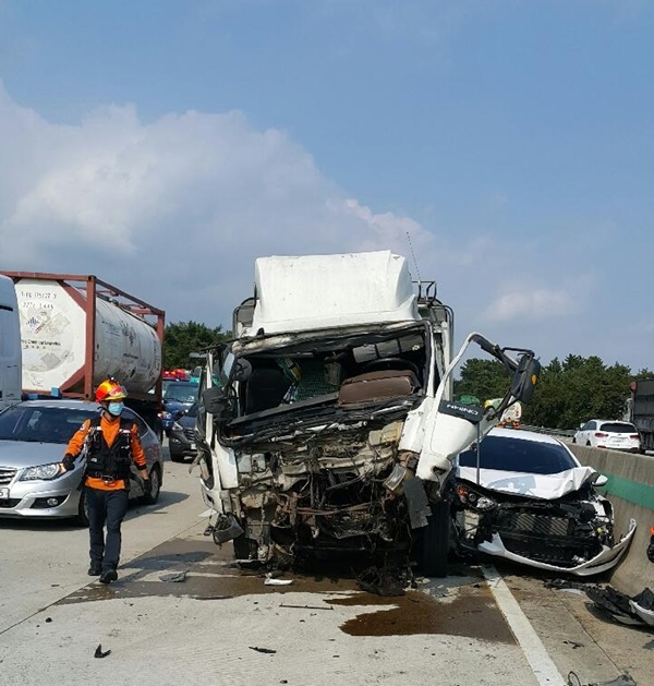부울고속도로 사고현장. (사진제공=부산지방경찰청)