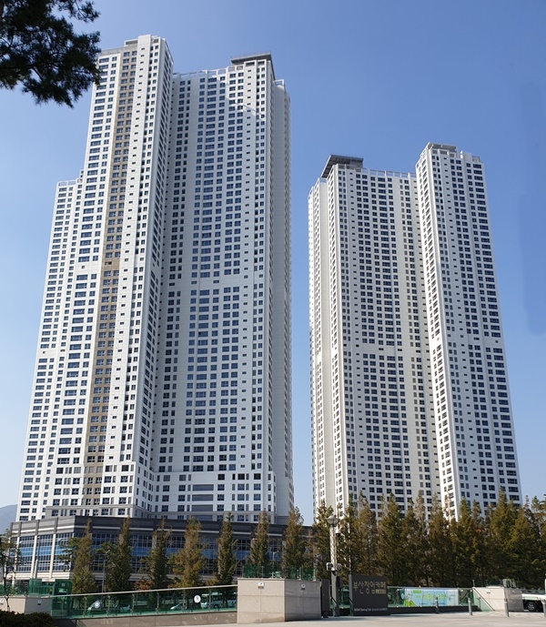 공사진행중인 삼한 골든뷰 센트럴파크.(사진=전용모 기자)