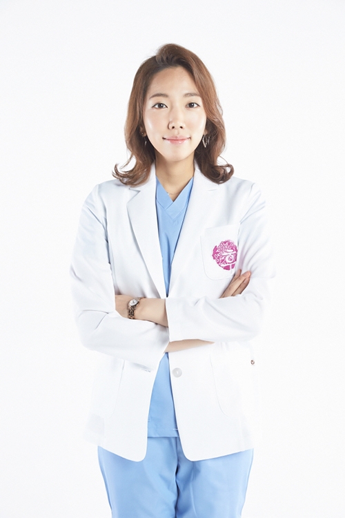 청소년때도 없던 여드름 갑자기 생긴다면? 성인여드름치료를 위한 한방솔루션