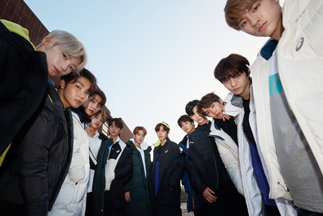 아식스-더보이즈, 연말 기부 위한 일일판매 이벤트 진행