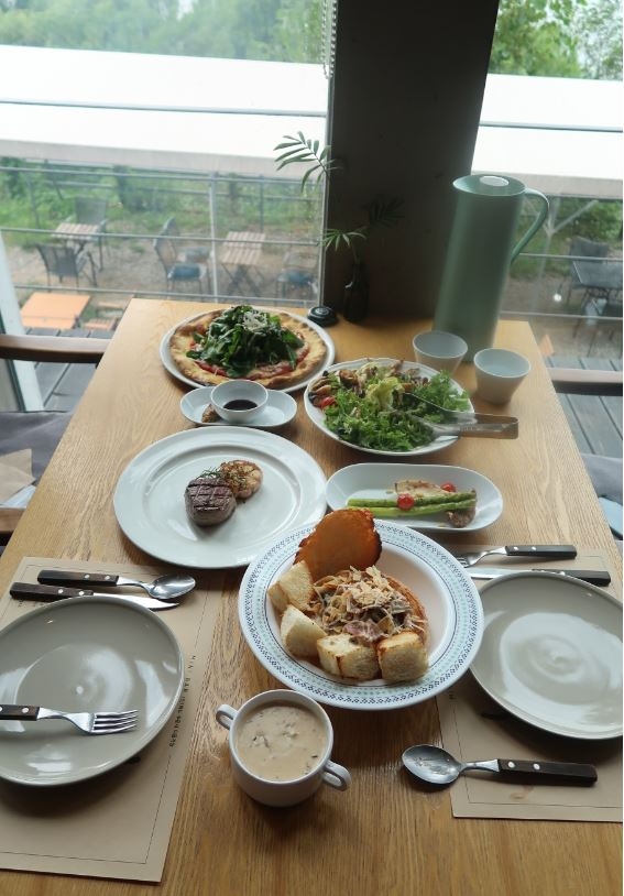 남양주 팔당 맛집 ‘엠키친&카페’ 주말 데이트코스 및 모임장소로 인기