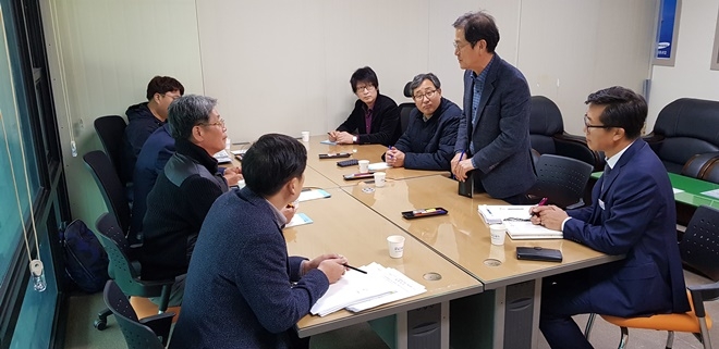 천만관광 거제위원회가 정책간담회를 갖고 있다.(사진제공=거제시)
