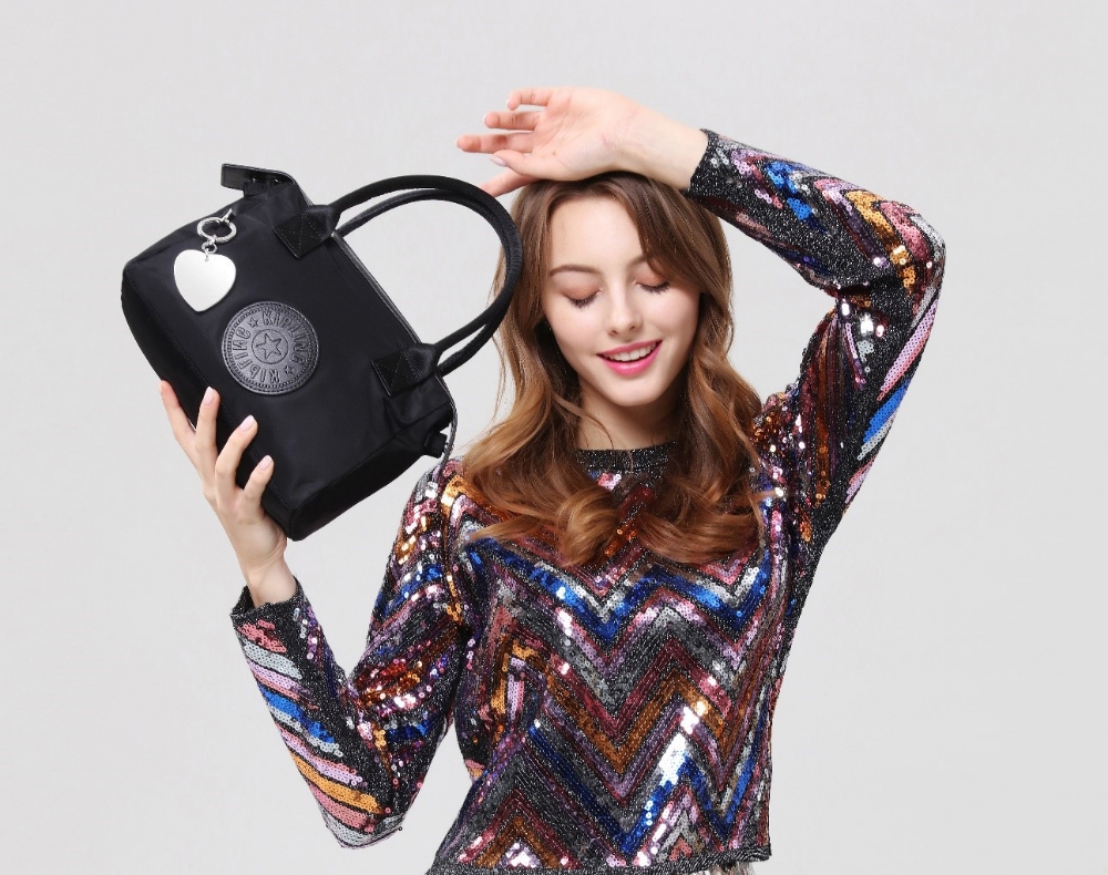 키플링(Kipling) 18F/W ‘스무스 라인’ 출시