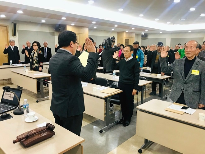 공정선거 자정결의대회 결의문을 낭독하고 있다.(사진제공=부산시선거관리위원회)
