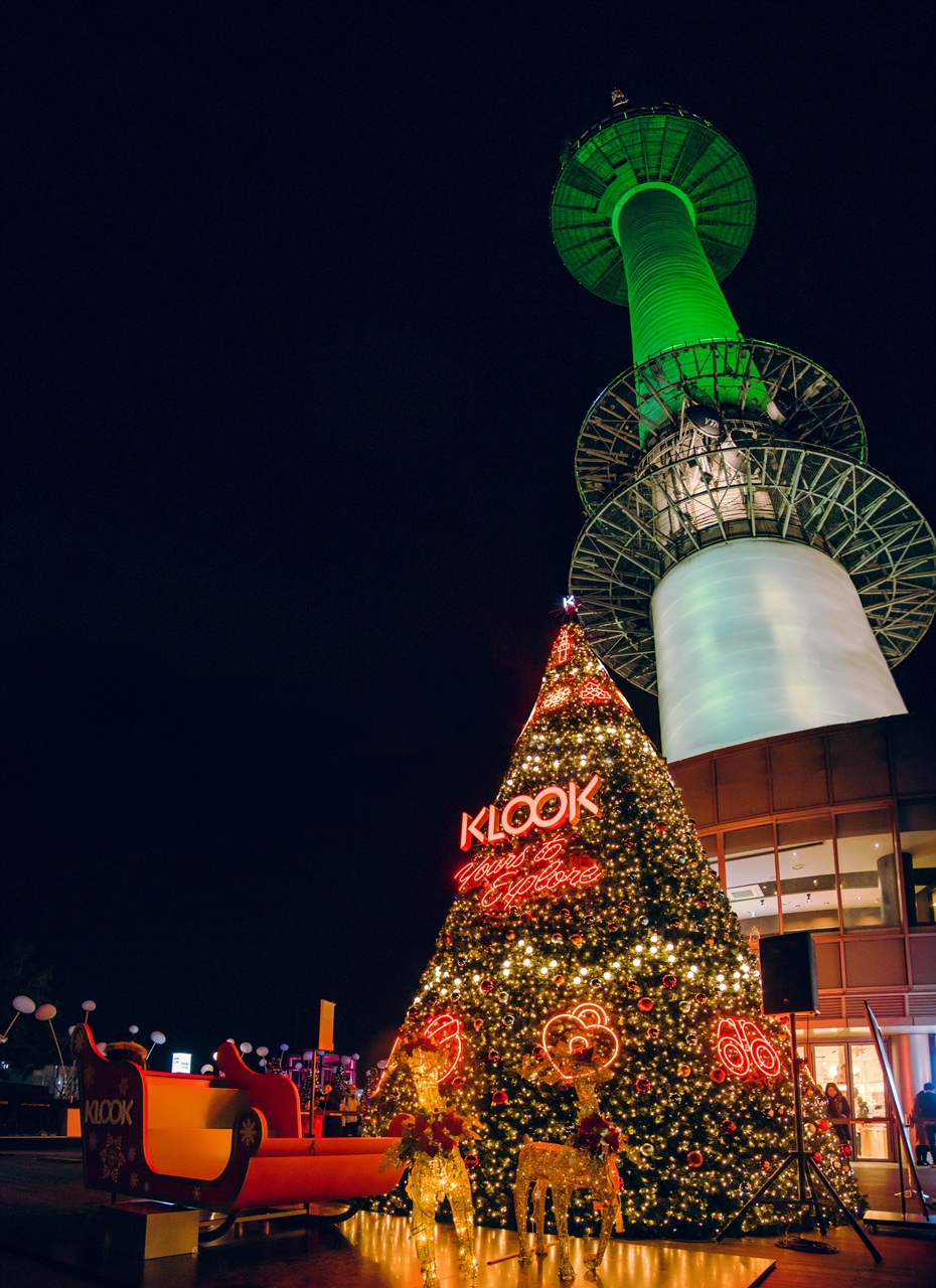 CJ푸드빌, N서울타워 X 클룩 초대형 ‘크리스마스 트리’ 설치