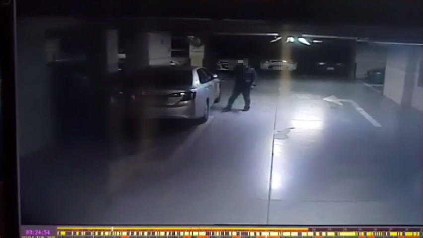 범행을 시도하는 장면.(사진제공=부산지방경찰청)